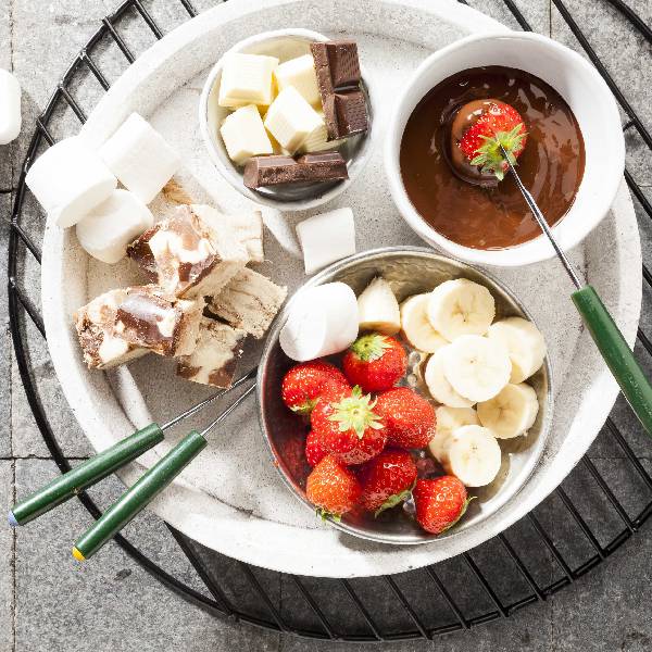 Halva Fondue – A Dipping Dream